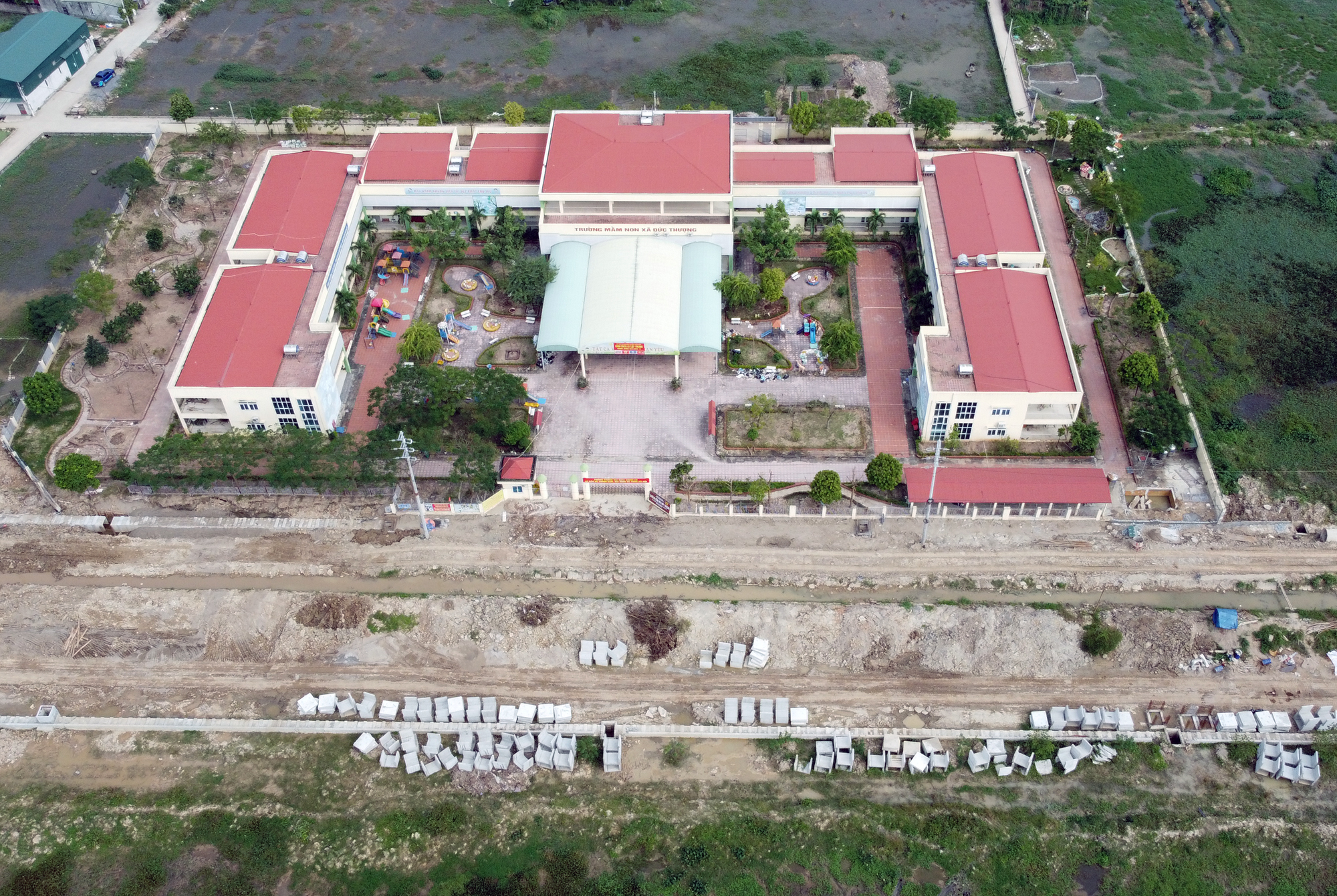 Toàn cảnh 6 tuyến đường đang xây dựng giúp Hoài Đức thêm tiêu chí lên quận - Ảnh 29. Toàn cảnh 6 tuyến đường đang xây dựng giúp Hoài Đức thêm tiêu chí lên quận - Ảnh 29.