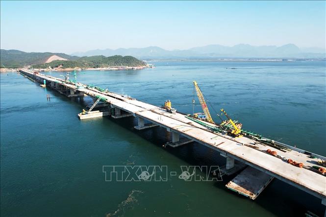 Quảng Ninh hợp long cầu dài nhất trên cao tốc Vân Đồn – Móng Cái - Ảnh 2.