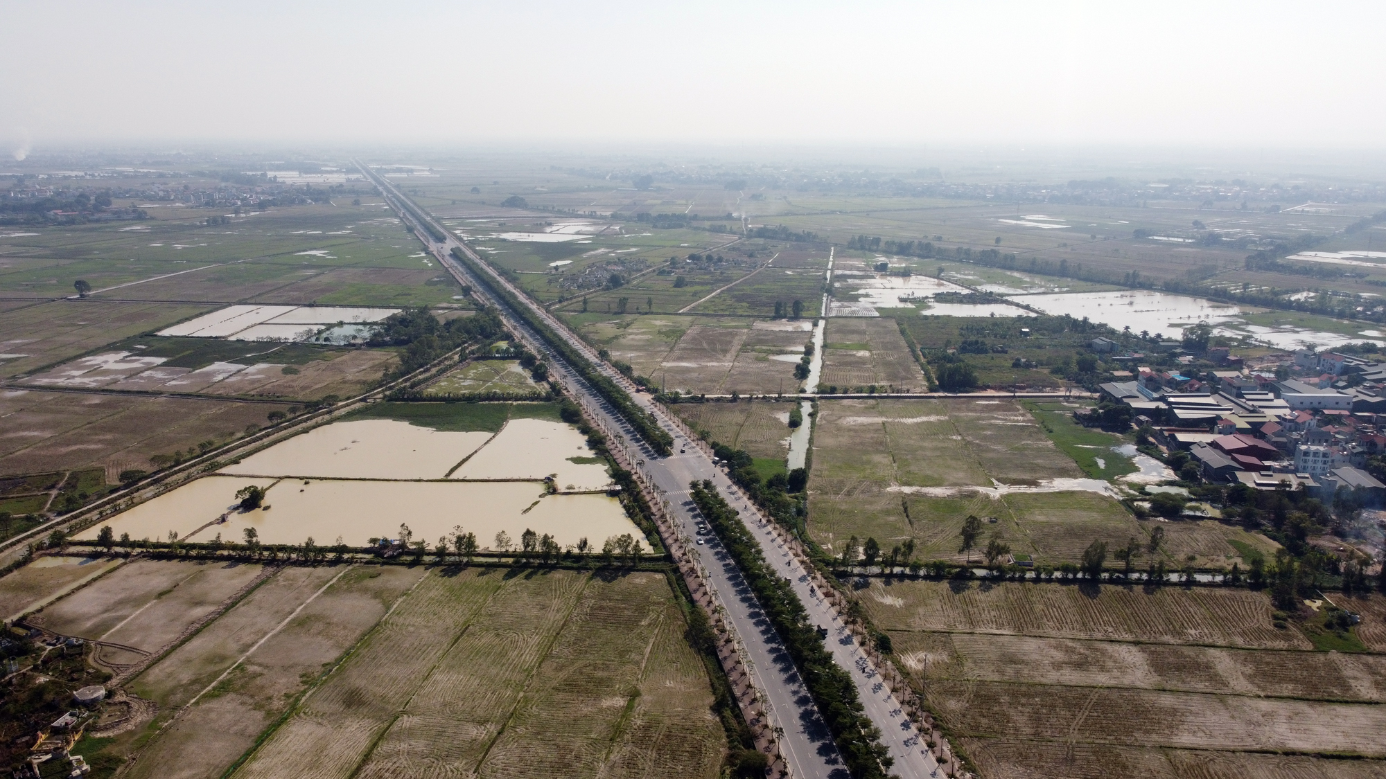 'Nội chiến' đường BT phía Nam Hà Tây kéo dài cả thập kỷ, khu đất đối ứng 182 ha làm KĐT Mỹ Hưng vẫn chưa rõ chủ - Ảnh 2.