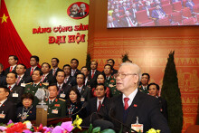 Thông qua Nghị quyết Đại hội đại biểu toàn quốc lần thứ XIII của Đảng