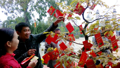Nguồn gốc và ý nghĩa của tục hái lộc đầu xuân - Ảnh 3. Nguồn gốc và ý nghĩa của tục hái lộc đầu xuân - Ảnh 3.