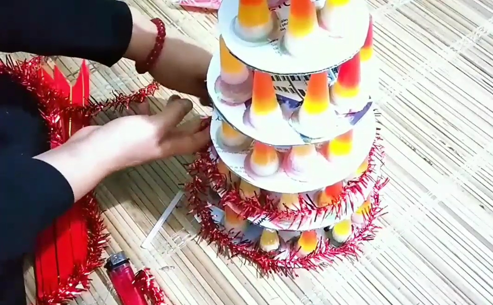 Tham khảo cách làm tháp rau câu chưng Tết mới lạ, độc đáo - Ảnh 3. Tham khảo cách làm tháp rau câu chưng Tết mới lạ, độc đáo - Ảnh 3.