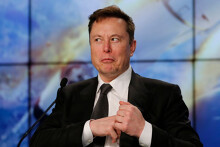 Tesla mua 1,5 tỷ USD bitcoin là nước đi khôn ngoan hay dại dột?