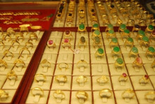 So sánh giá vàng hôm nay 17/2: Vàng SJC mất hơn nửa triệu đồng/lượng sau Tết Nguyên đán