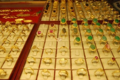 So sánh giá vàng hôm nay 17/2: Vàng SJC mất hơn nửa triệu đồng/lượng sau Tết Nguyên đán