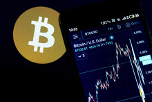 Bitcoin vượt 52.000 USD, mức cao nhất mọi thời đại