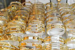 So sánh giá vàng hôm nay 18/2: Liên tục lao dốc trước ngày vía Thần Tài