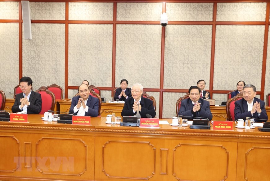Bộ Chính trị đồng ý chủ trương mua vắc xin phòng COVID-19 - Ảnh 1. Bộ Chính trị đồng ý chủ trương mua vắc xin phòng COVID-19 - Ảnh 1.