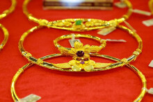 So sánh giá vàng hôm nay 2/2: Vàng SJC tăng nhẹ 100.000 đồng/lượng