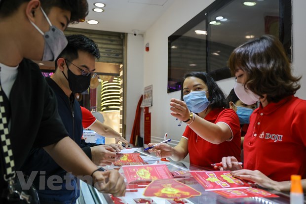 'Phố vàng' ở Thủ đô kém sắc hơn mọi năm trong ngày vía Thần Tài 2021 - Ảnh 16. 'Phố vàng' ở Thủ đô kém sắc hơn mọi năm trong ngày vía Thần Tài 2021 - Ảnh 16.