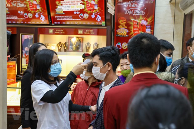 'Phố vàng' ở Thủ đô kém sắc hơn mọi năm trong ngày vía Thần Tài 2021 - Ảnh 8. 'Phố vàng' ở Thủ đô kém sắc hơn mọi năm trong ngày vía Thần Tài 2021 - Ảnh 8.
