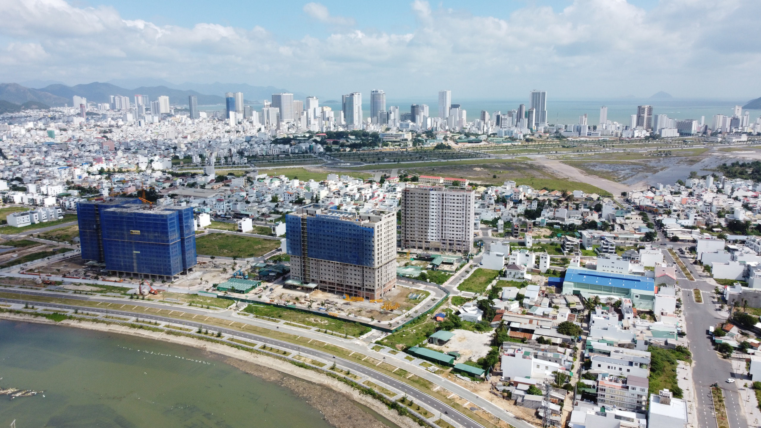 Nha Trang còn khoảng 11 ha đất sạch phát triển NƠXH nhưng nhà đầu tư chậm triển khai - Ảnh 1. Nha Trang còn khoảng 11 ha đất sạch phát triển NƠXH nhưng nhà đầu tư chậm triển khai - Ảnh 1.