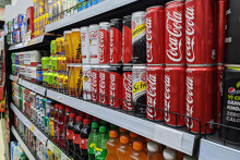 Coca - Cola 20 năm ròng báo lỗ, đã chuyển sang có lãi sau thanh tra thuế nhưng biên lợi nhuận vẫn còn thua xa Tân Hiệp Phát, Trà bí đao Wonderfarm