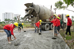 Hình ảnh gấp rút thi công bệnh viện dã chiến thứ ba tại Hải Dương