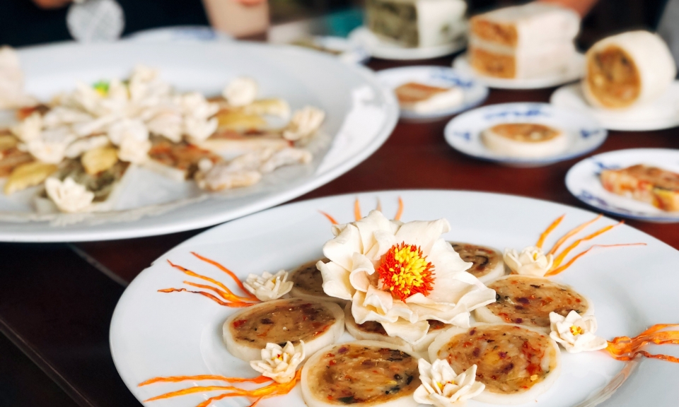 Chế biến món ngon ngày Tết: Học làm món bánh bó mứt lạ miệng, chuẩn vị miền Trung - Ảnh 1. Chế biến món ngon ngày Tết: Học làm món bánh bó mứt lạ miệng, chuẩn vị miền Trung - Ảnh 1.