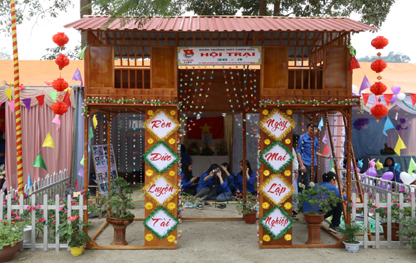 Tham khảo những mẫu cổng trại 26/3 đẹp và độc đáo nhất - Ảnh 10. Tham khảo những mẫu cổng trại 26/3 đẹp và độc đáo nhất - Ảnh 10.