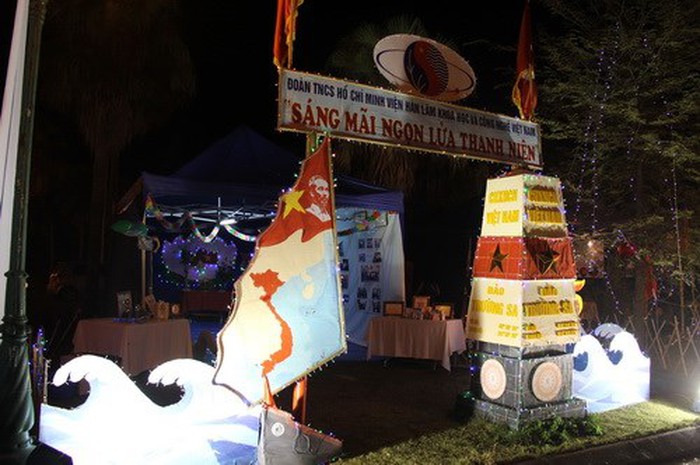 Tham khảo những mẫu cổng trại 26/3 đẹp và độc đáo nhất - Ảnh 7. Tham khảo những mẫu cổng trại 26/3 đẹp và độc đáo nhất - Ảnh 7.