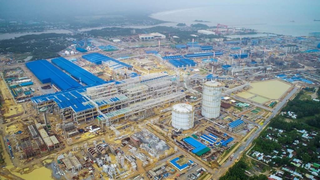 Hòa Phát muốn có nhanh quỹ đất sạch 166 ha để triển khai Khu liên hợp gang thép Dung Quất 2 - Ảnh 1.