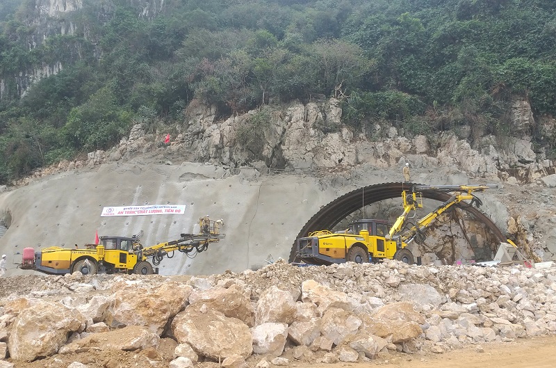5 dự án cao tốc Bắc Nam giảm hàng nghìn tỷ đồng vốn đầu tư - Ảnh 1. 5 dự án cao tốc Bắc Nam giảm hàng nghìn tỷ đồng vốn đầu tư - Ảnh 1.
