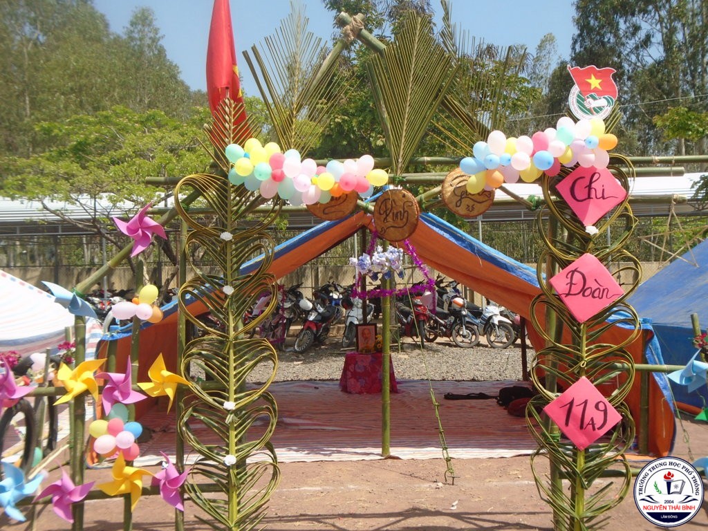 Gợi ý các cách dựng lều trại ngày 26/3 đẹp mắt và ấn tượng - Ảnh 3. Gợi ý các cách dựng lều trại ngày 26/3 đẹp mắt và ấn tượng - Ảnh 3.
