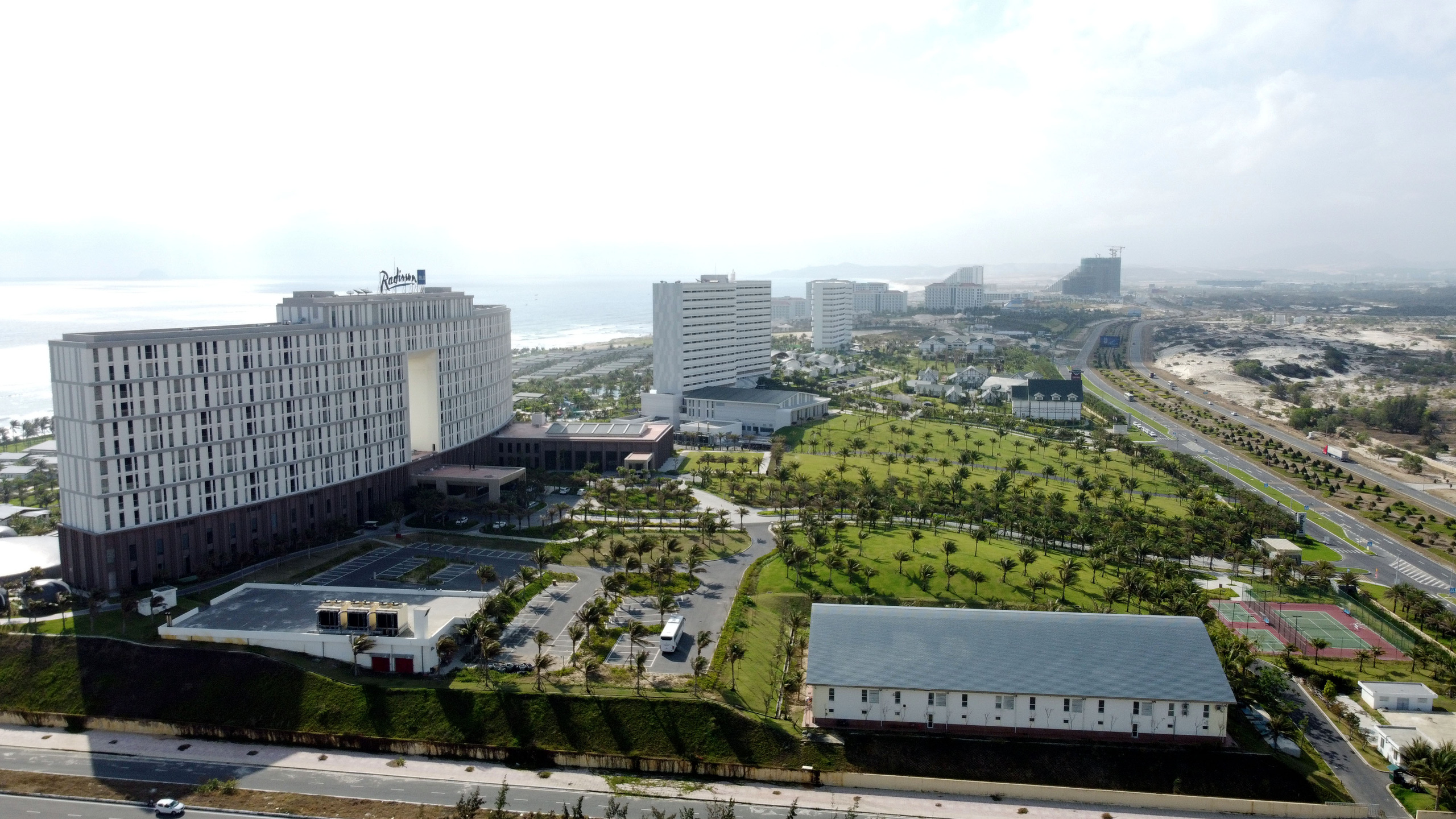 Khánh Hòa: Hàng loạt dự án vẫn còn đất ở không hình thành đơn vị ở với khoảng 30.000 condotel - Ảnh 1. Khánh Hòa: Hàng loạt dự án vẫn còn đất ở không hình thành đơn vị ở với khoảng 30.000 condotel - Ảnh 1.
