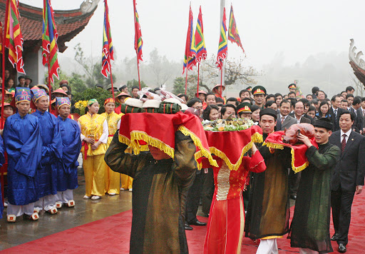 Giỗ tổ Hùng Vương cúng gì: Những lễ vật ý nghĩa, không thể thiếu trên mâm cúng - Ảnh 2. Giỗ tổ Hùng Vương cúng gì: Những lễ vật ý nghĩa, không thể thiếu trên mâm cúng - Ảnh 2.
