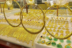 So sánh giá vàng hôm nay 16/3: Giá vàng tiếp tục điều chỉnh trái chiều