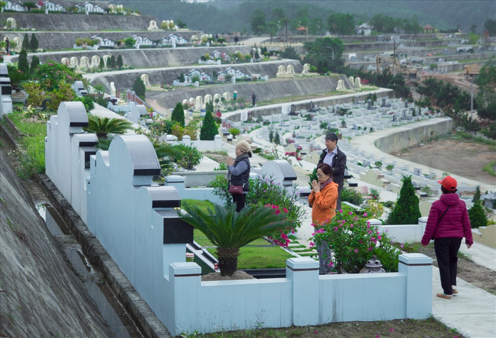 Lễ cúng Tết Thanh minh tươm tất tại nhà và ngoài mộ  - Ảnh 4.