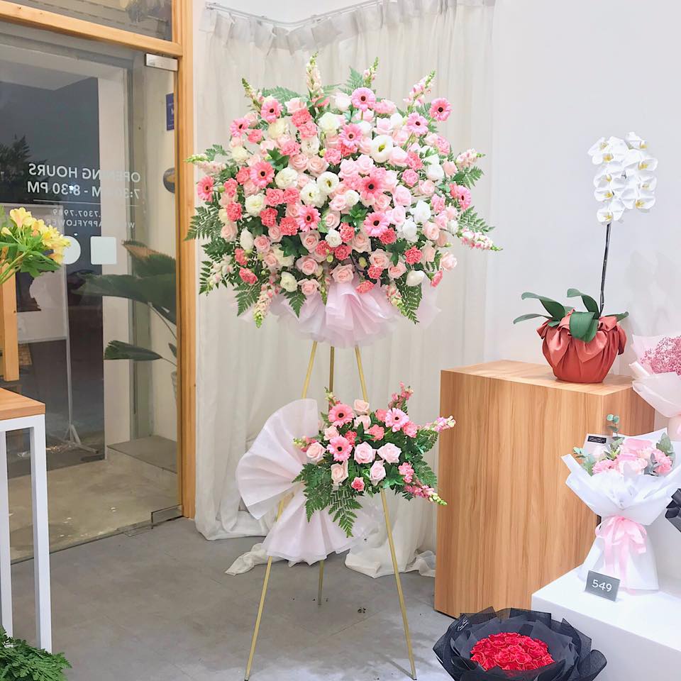 Tham khảo các mẫu lẵng hoa đẹp ngày 8/3 dành tặng phái nữ - Ảnh 17. Tham khảo các mẫu lẵng hoa đẹp ngày 8/3 dành tặng phái nữ - Ảnh 17.
