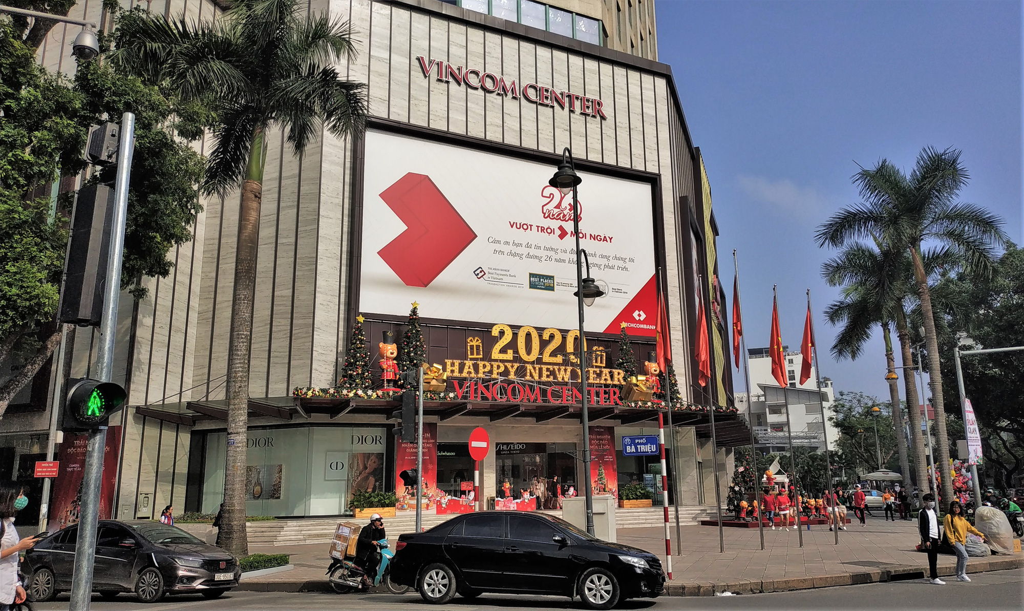 VinFast sắp nhận sở hữu hơn 27 triệu cổ phần Vingroup - Ảnh 1.