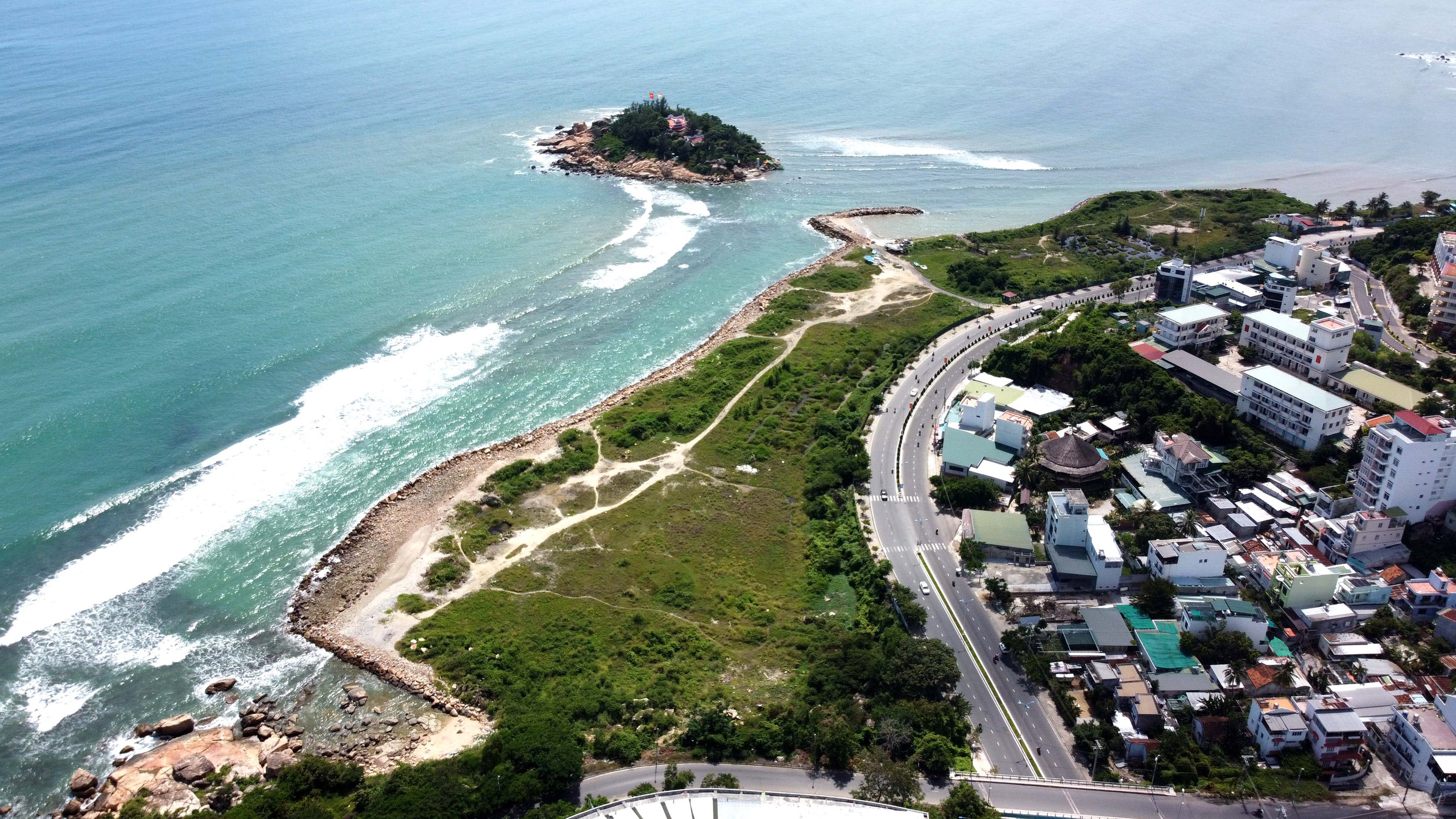 Cưỡng chế thu hồi dự án Nha Trang Sao 33 triệu USD - Ảnh 1. Cưỡng chế thu hồi dự án Nha Trang Sao 33 triệu USD - Ảnh 1.