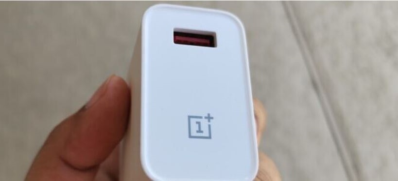 OnePlus xác nhận điện thoại OnePlus 9 sẽ đi kèm bộ sạc bên trong hộp - Ảnh 1. OnePlus xác nhận điện thoại OnePlus 9 sẽ đi kèm bộ sạc bên trong hộp - Ảnh 1.
