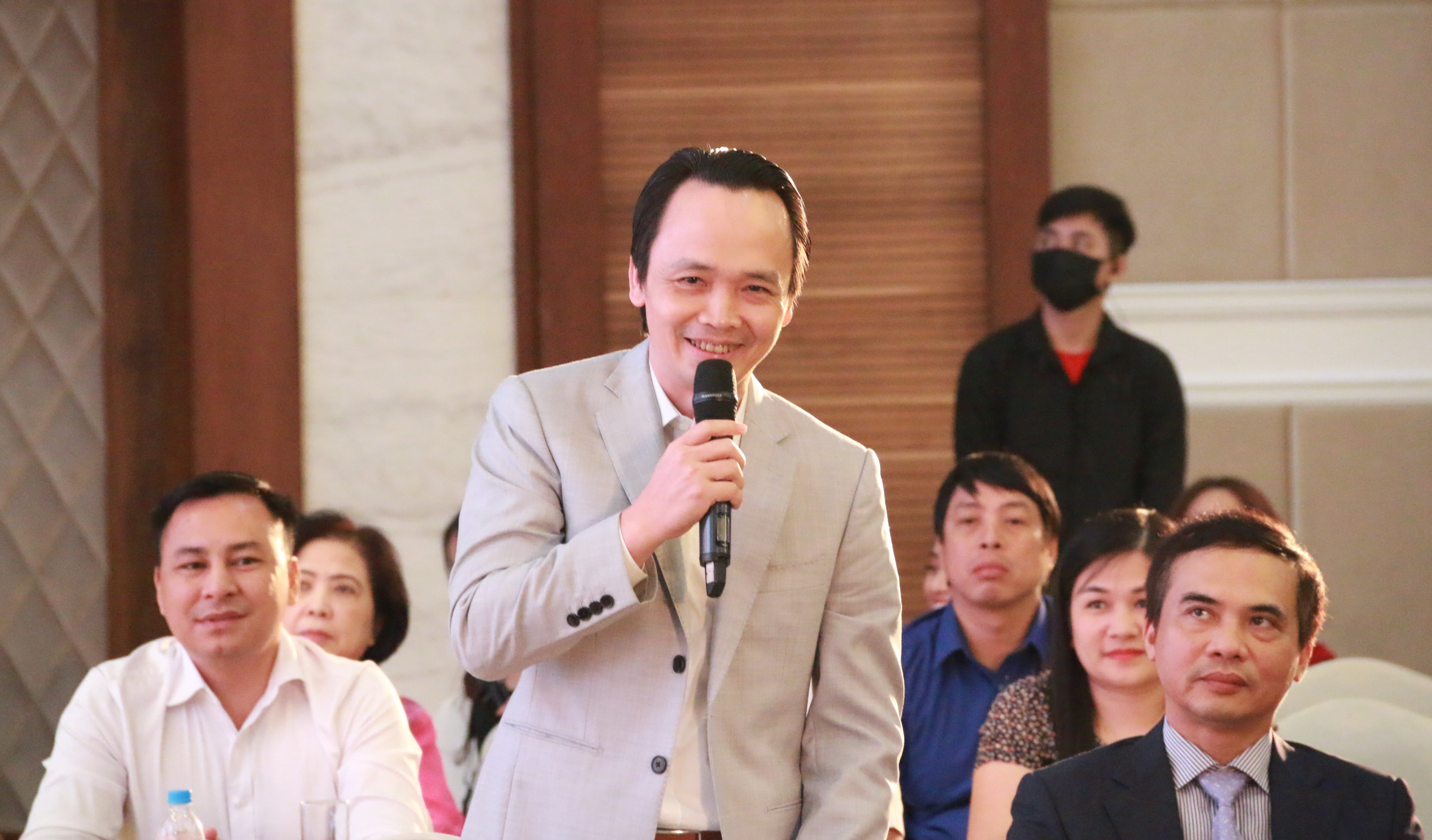 Cổ đông FLC quan tâm gì trong đại hội thường niên 2021? - Ảnh 1. Cổ đông FLC quan tâm gì trong đại hội thường niên 2021? - Ảnh 1.