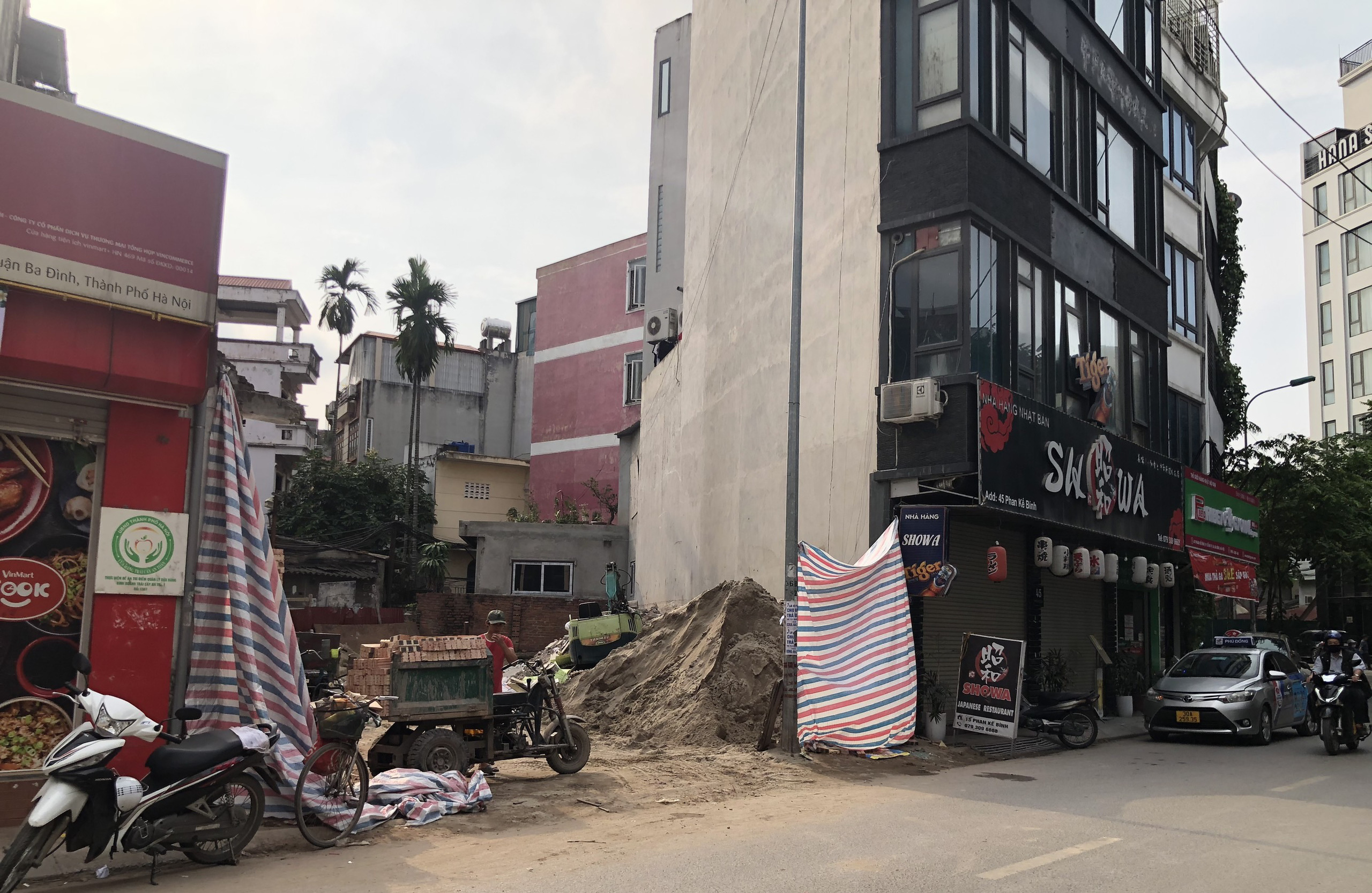 Những khu đất sắp thu hồi ở phường Cống Vị, Ba Đình để làm đường nối Đào Tấn - Đội Cấn - Ảnh 8. Những khu đất sắp thu hồi ở phường Cống Vị, Ba Đình để làm đường nối Đào Tấn - Đội Cấn - Ảnh 8.