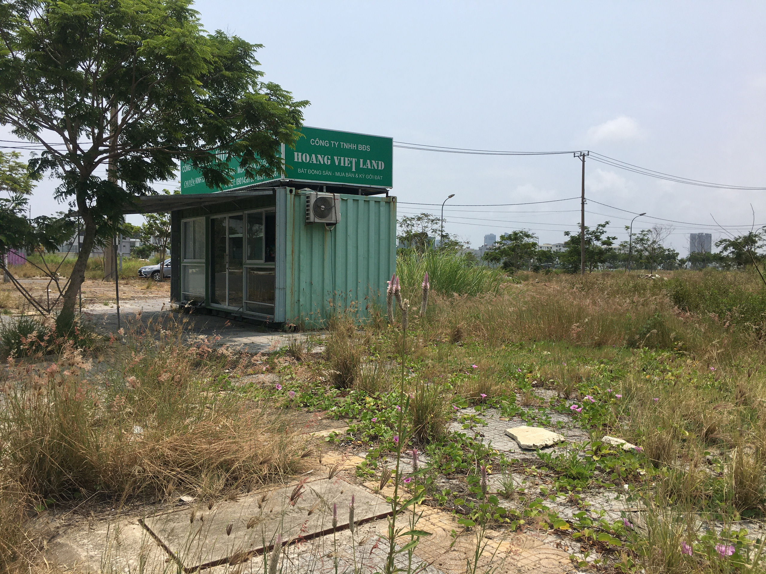 Môi giới Đà Nẵng dựng hàng loạt ki ốt không phép để kinh doanh khi cơn sốt đất diễn ra khắp nơi - Ảnh 14.