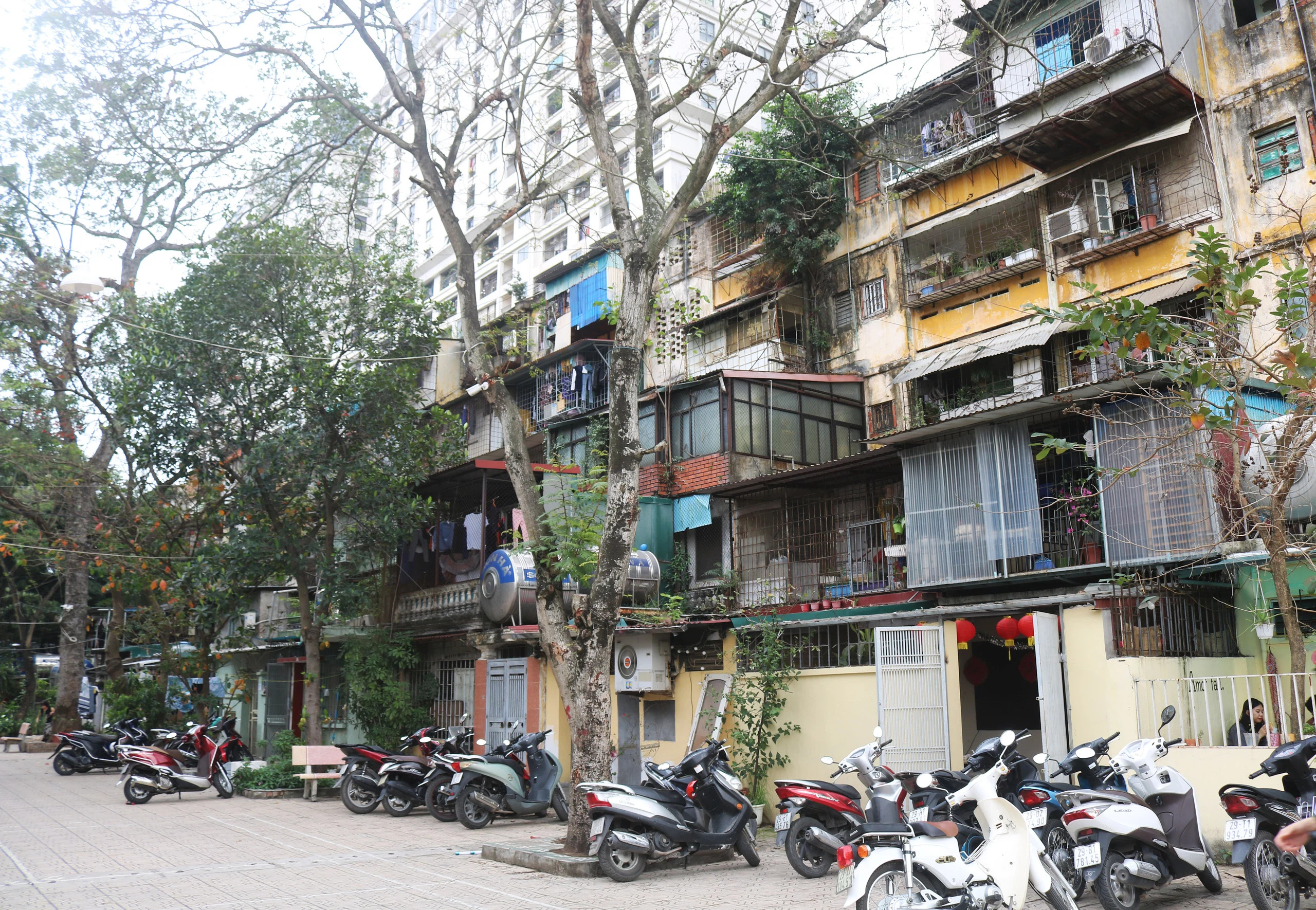 Hà Nội đồng ý dùng ngân sách để sớm cải tạo chung cư cũ - Ảnh 1. Hà Nội đồng ý dùng ngân sách để sớm cải tạo chung cư cũ - Ảnh 1.