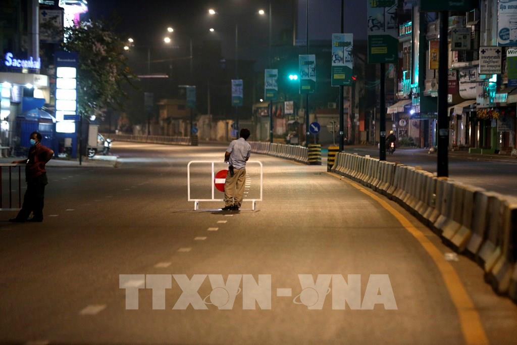 Hình ảnh mới nhất về phong tỏa thủ đô Phnom Penh (Campuchia) do dịch Covid-19 - Ảnh 3.