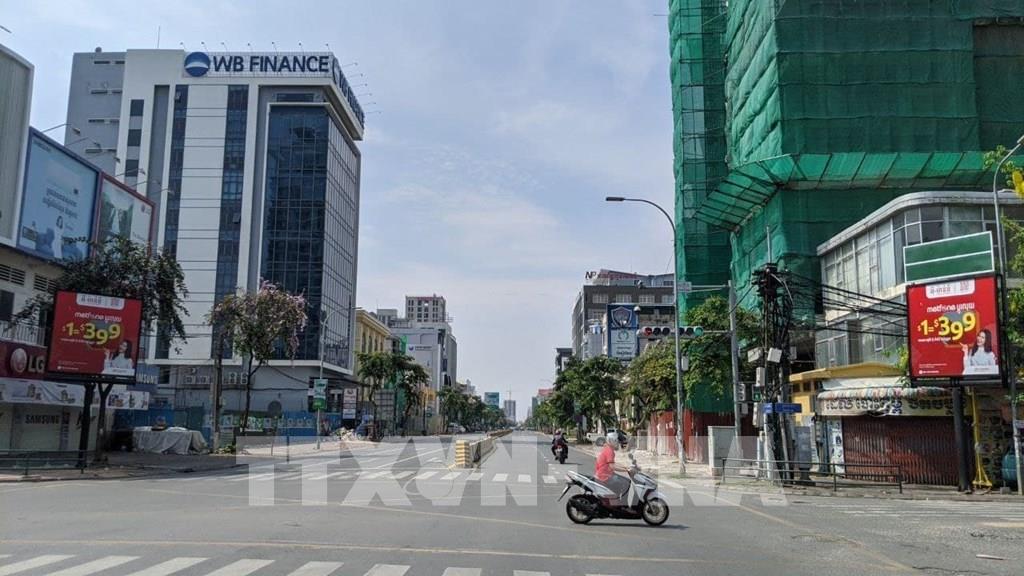Hình ảnh mới nhất về phong tỏa thủ đô Phnom Penh (Campuchia) do dịch Covid-19 - Ảnh 8.