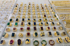 So sánh giá vàng hôm nay 15/4: Giá vàng trong nước đảo chiều giảm trở lại