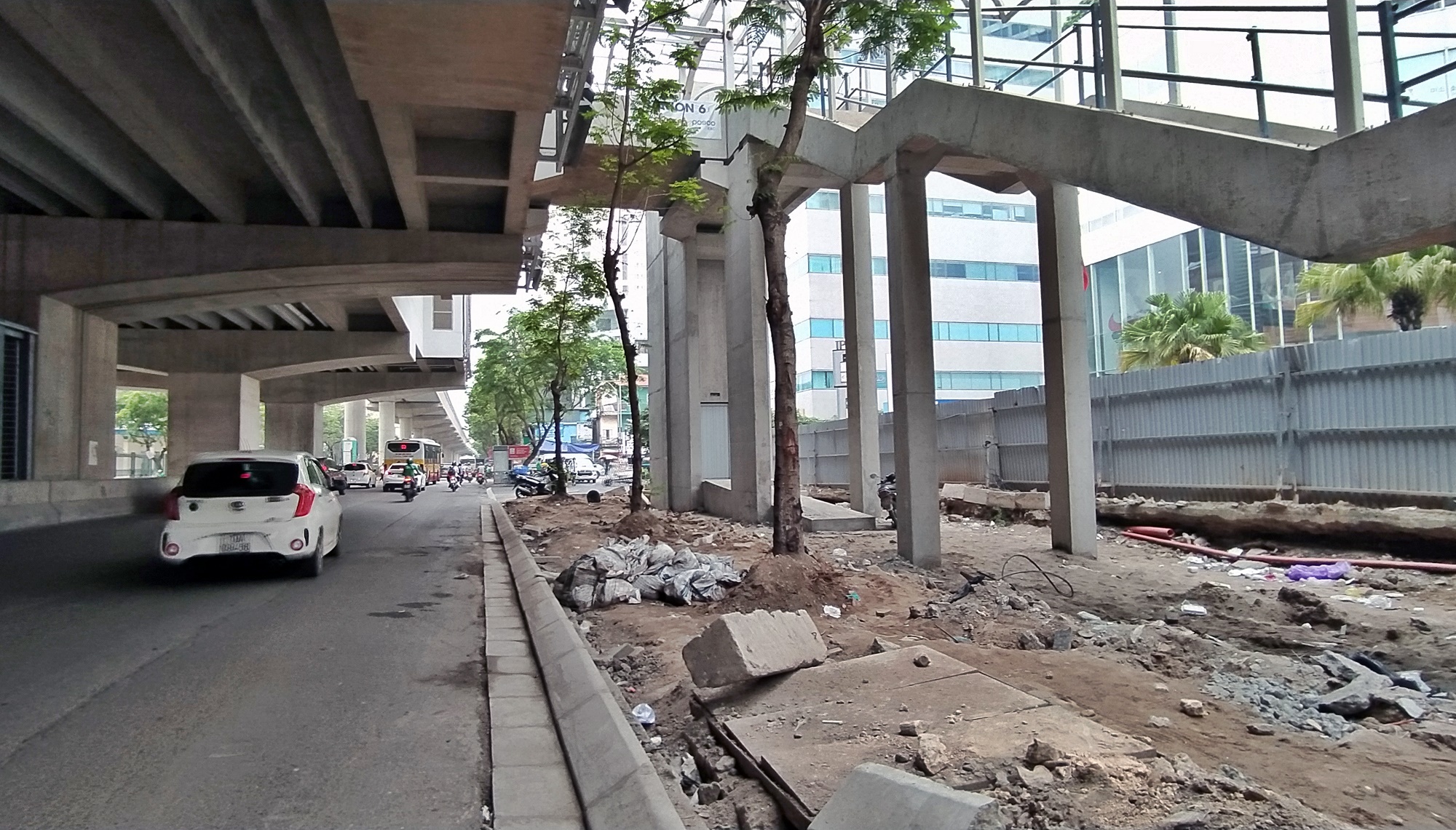 Hình ảnh đường sắt Nhổn - ga Hà Nội khi 'đến hẹn' vận hành đoạn trên cao - Ảnh 6. Hình ảnh đường sắt Nhổn - ga Hà Nội khi 'đến hẹn' vận hành đoạn trên cao - Ảnh 6.
