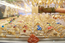 So sánh giá vàng hôm nay 21/4: Vàng SJC điều chỉnh không đồng nhất