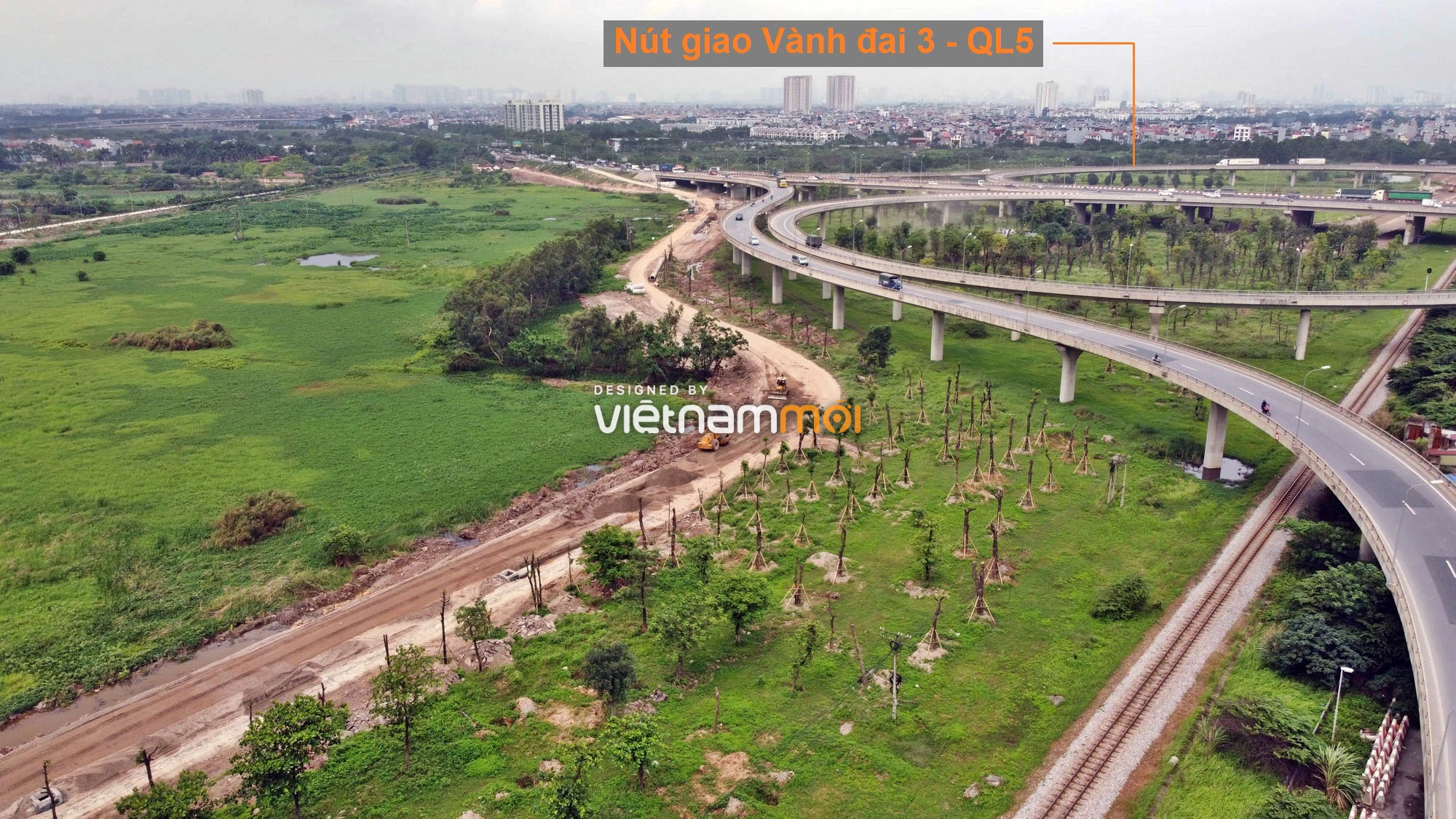 Toàn cảnh tuyến đường gom từ cầu Thanh Trì đến cầu vượt Phú Thị đang mở theo quy hoạch ở Hà Nội - Ảnh 2. Toàn cảnh tuyến đường gom từ cầu Thanh Trì đến cầu vượt Phú Thị đang mở theo quy hoạch ở Hà Nội - Ảnh 2.