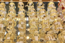 So sánh giá vàng hôm nay 24/4: SJC giảm thêm 350.000 đồng/lượng phiên cuối tuần
