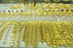 Giá vàng hôm nay 26/4: Vàng miếng SJC giảm 250.000 đồng/lượng trong phiên đầu tuần