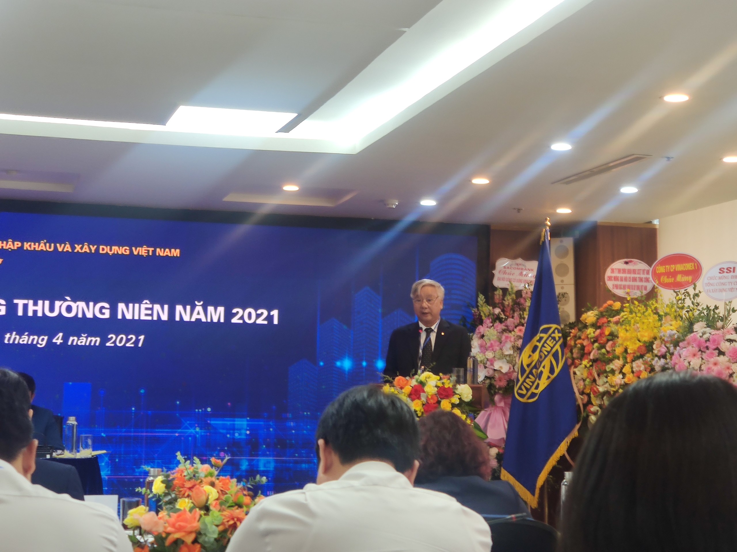 [Live] ĐHĐCĐ Vinaconex: Lên kế hoạch huy động hàng nghìn tỷ đồng thông qua chào bán cổ phiếu và trái phiếu - Ảnh 2.