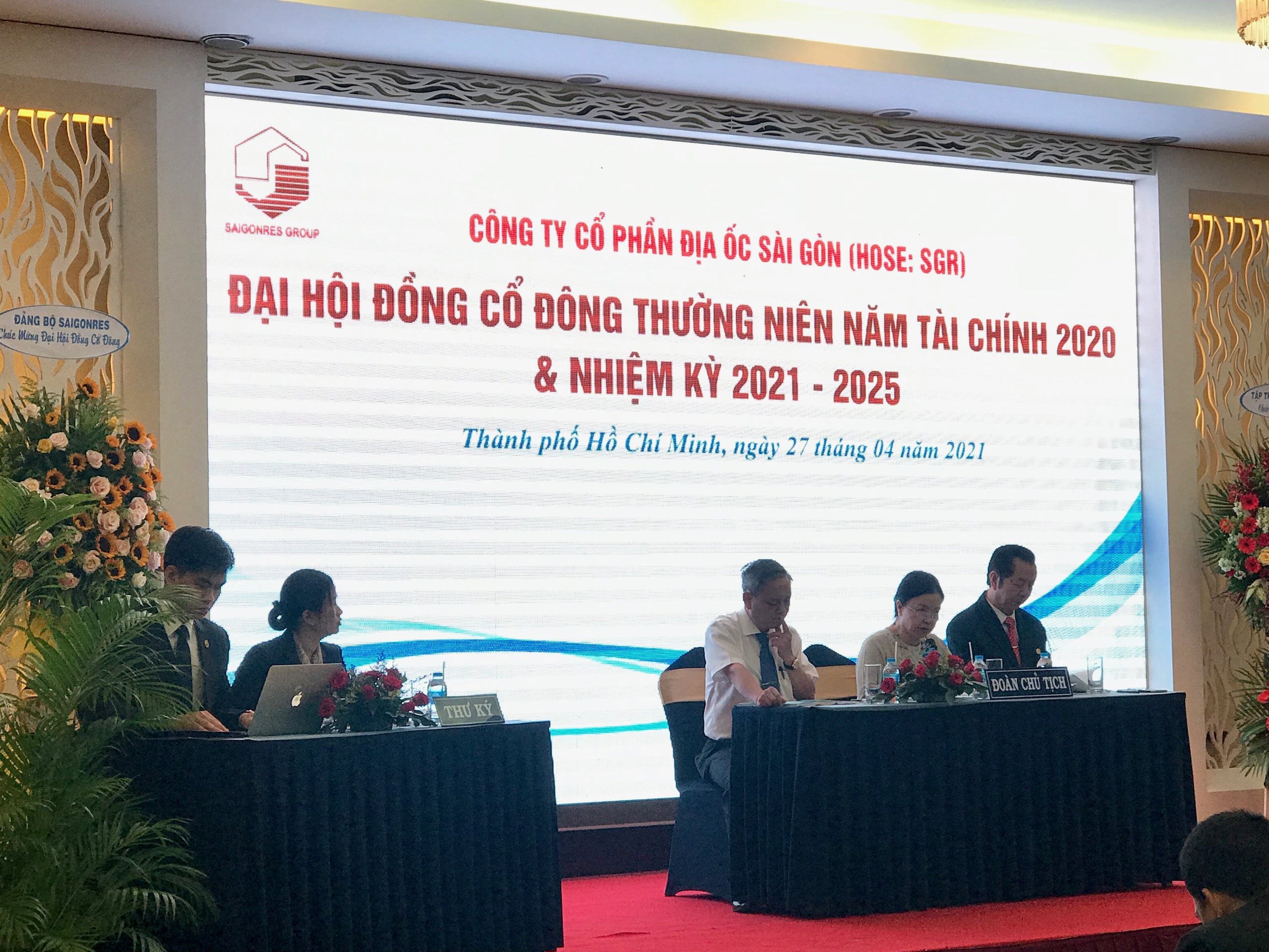 ĐHĐCĐ SGR: Mục tiêu doanh thu gấp 13 lần, dự kiến phân khúc nhà ở vừa túi tiền sẽ giữ vai trò chủ đạo - Ảnh 1. ĐHĐCĐ SGR: Mục tiêu doanh thu gấp 13 lần, dự kiến phân khúc nhà ở vừa túi tiền sẽ giữ vai trò chủ đạo - Ảnh 1.