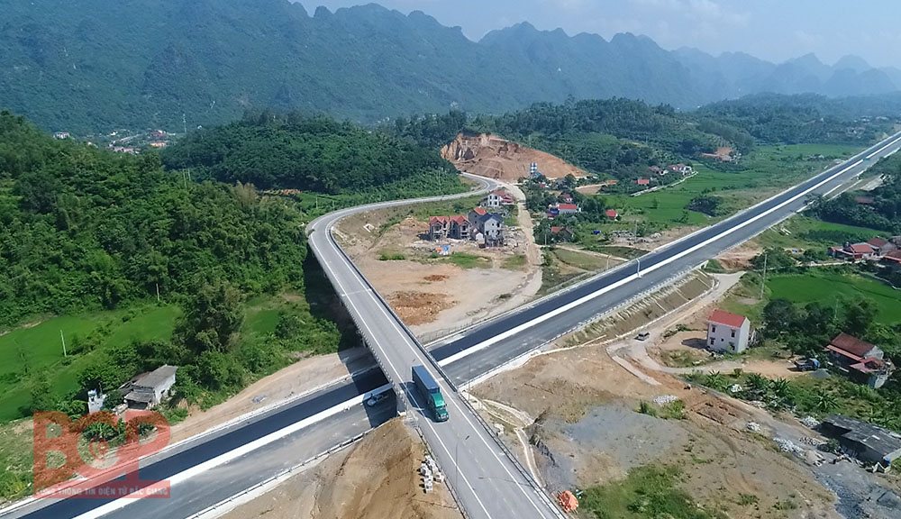 Bắc Giang: Hơn 5.300 tỷ đồng chảy vào 20 dự án giao thông trọng điểm - Ảnh 1.