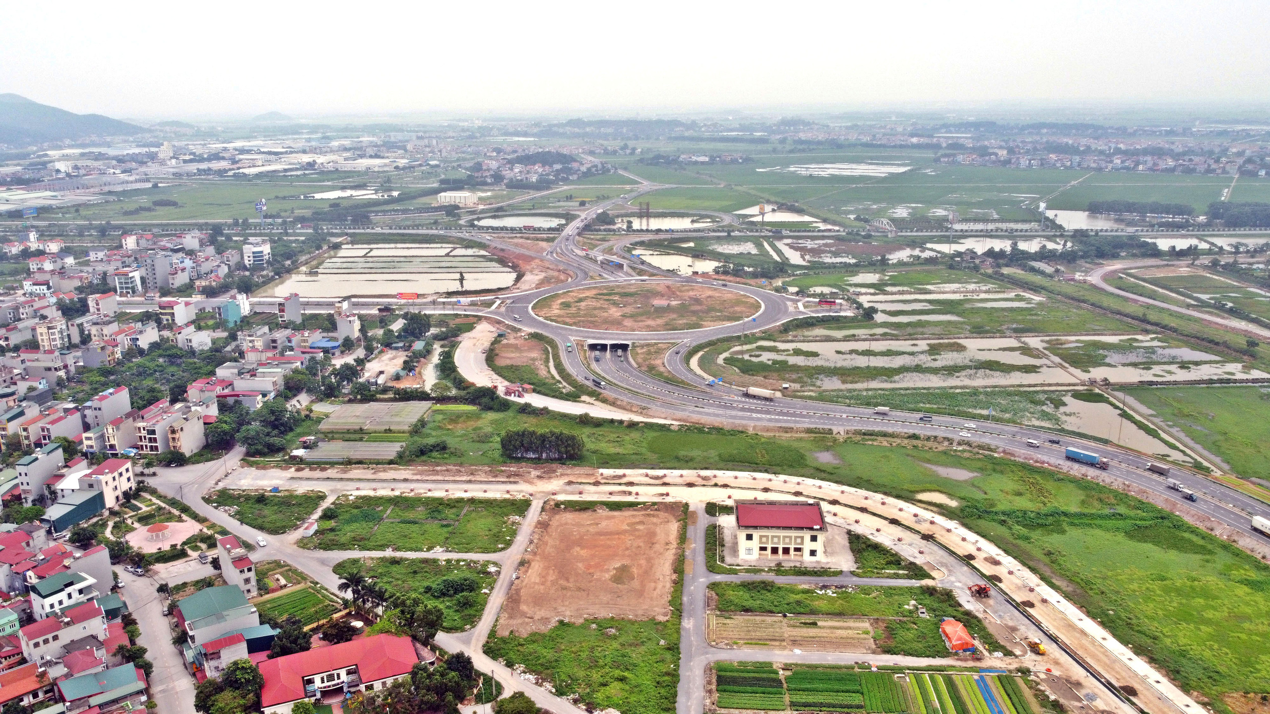 Toàn cảnh Bắc Ninh trước khi lên thành phố trực thuộc trung ương - Ảnh 17. Toàn cảnh Bắc Ninh trước khi lên thành phố trực thuộc trung ương - Ảnh 17.