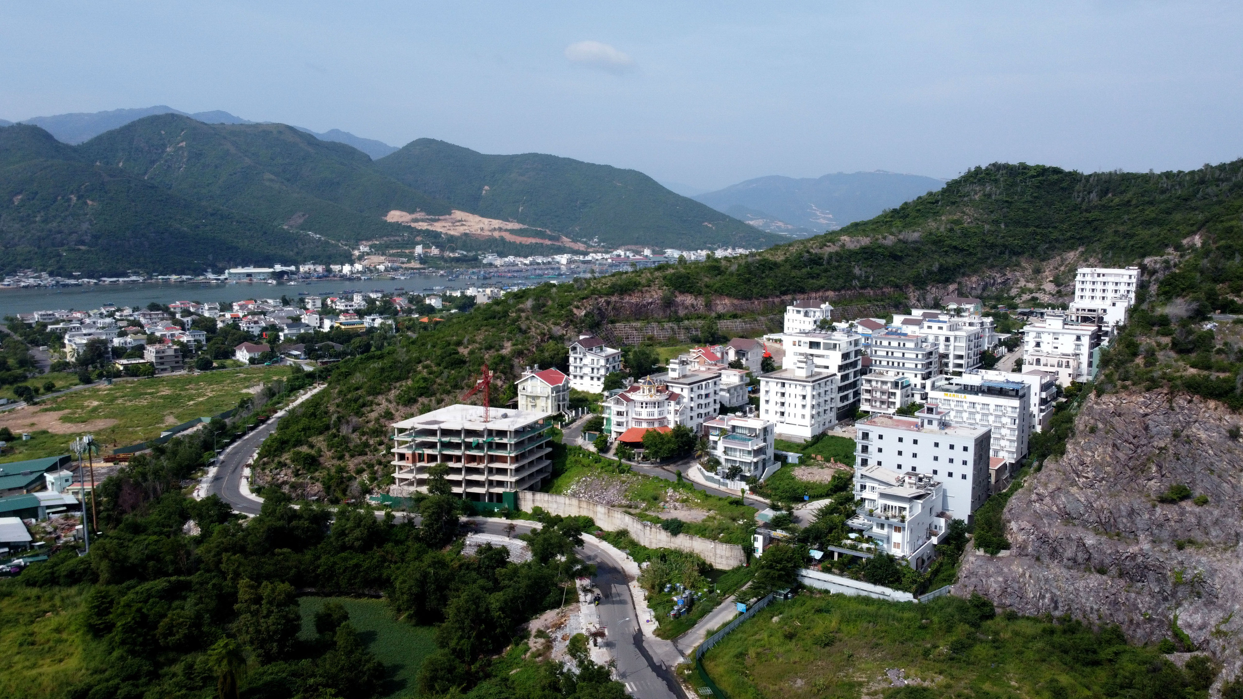 Cần 30 tỷ đồng để cưỡng chế công trình sai phạm tại dự án Ocean View Nha Trang - Ảnh 1. Cần 30 tỷ đồng để cưỡng chế công trình sai phạm tại dự án Ocean View Nha Trang - Ảnh 1.