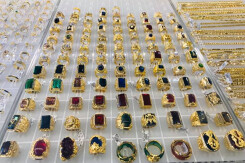 So sánh giá vàng hôm nay 3/4: Vàng trong nước tiếp tục tăng trong phiên giao dịch cuối tuần